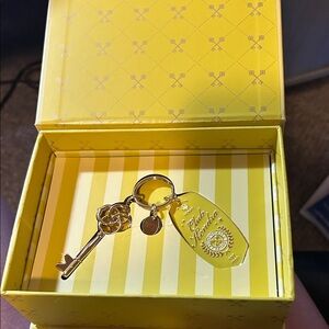NIB Club Kendra Kendra Scott Gold Keychain with Yellow Accents